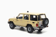 Toyota Land Cruiser 76 2017 Beige 1:18 by Almost Real